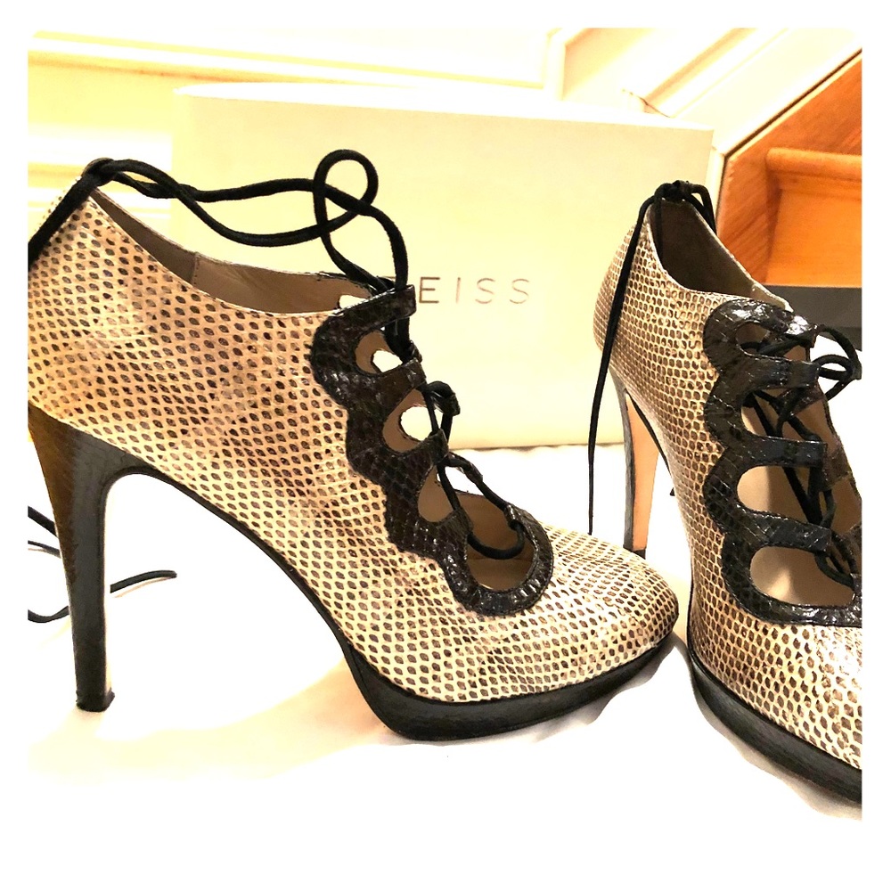 Reiss Natural Colored Otto Lace Up Platforms